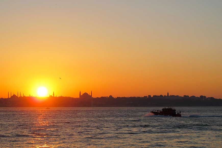 5 Reasons for Istanbul in November Out of Office. OOO YEAH!