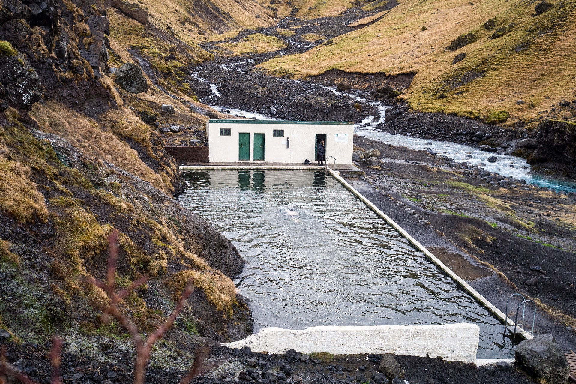 Island im Winter – von wilden Fällen und leisen Wassern