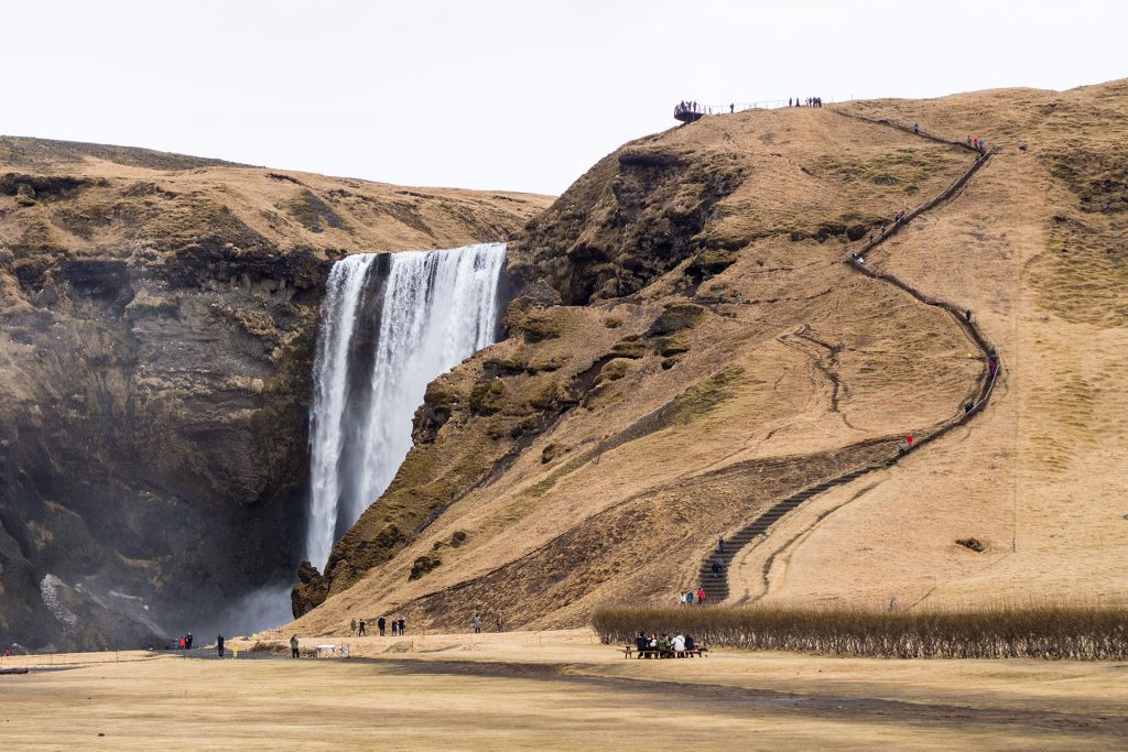 Island im Winter – von wilden Fällen und leisen Wassern