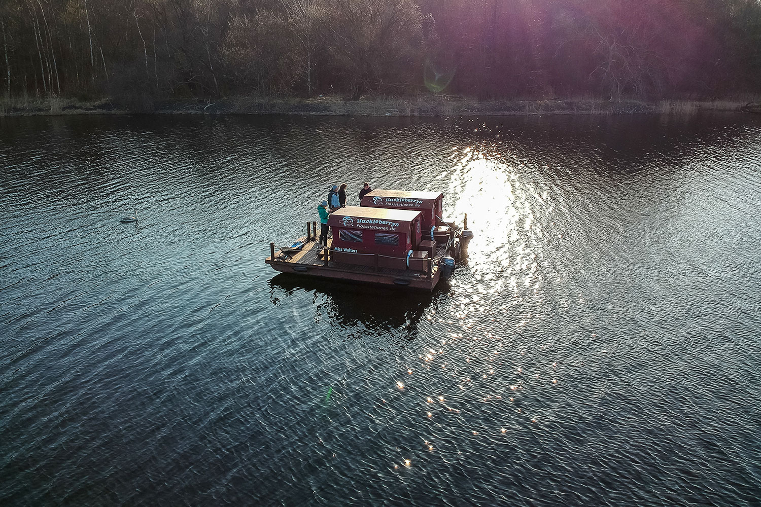 Mit dem Floß durch die Nacht – ein Microadventure