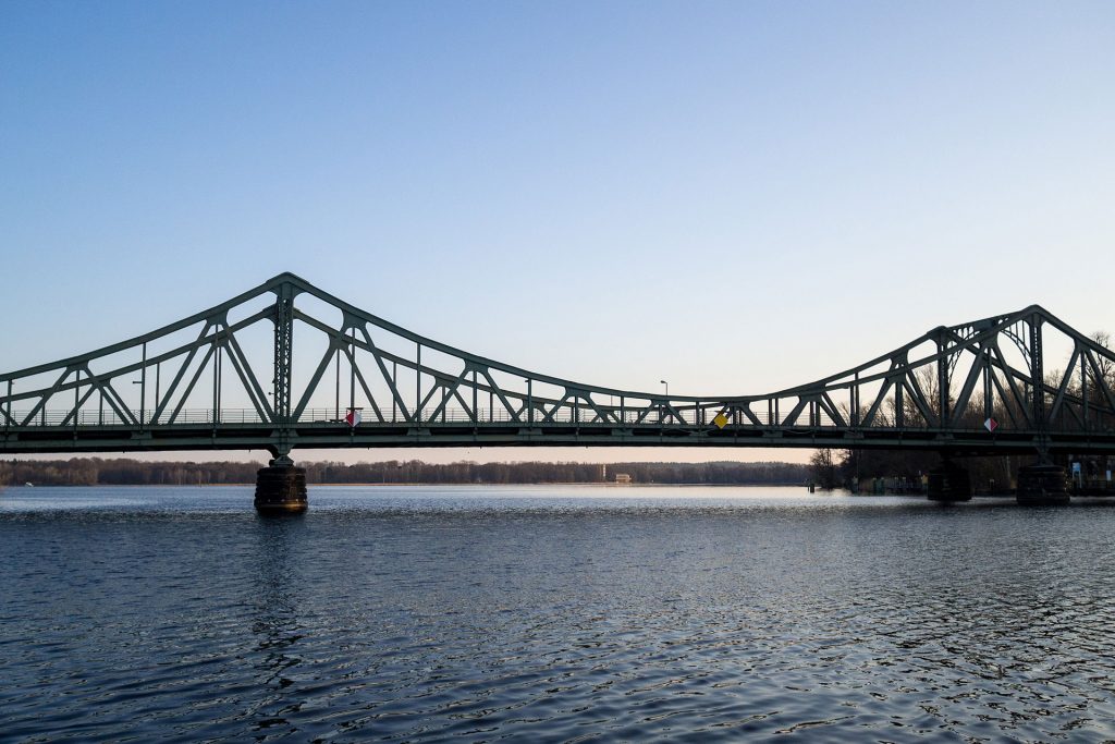 Mit dem Floß durch die Nacht – ein Microadventure