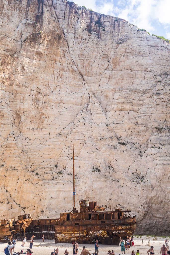 Mit dem Schiff zum Schiff – auf Zakynthos