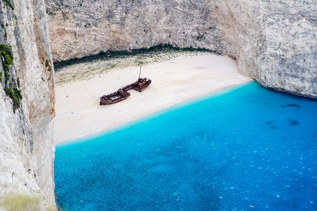 Mit dem Schiff zum Schiff – auf Zakynthos