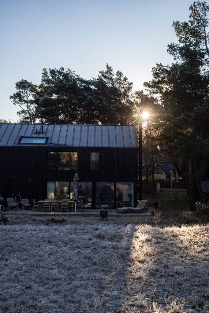 Das kleine Schwarze hinter der Düne