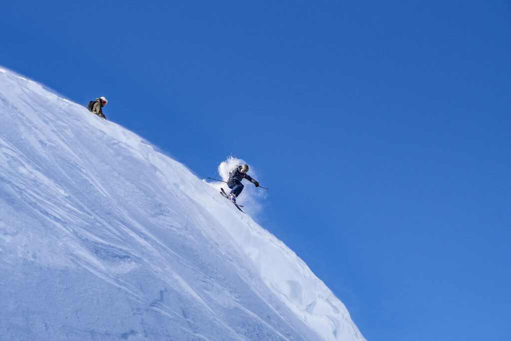 Into the Pow – Catskiing in Georgien