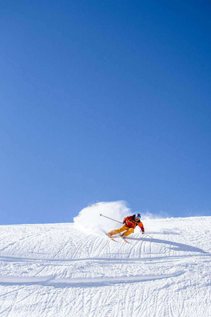 Into the Pow – Catskiing in Georgien