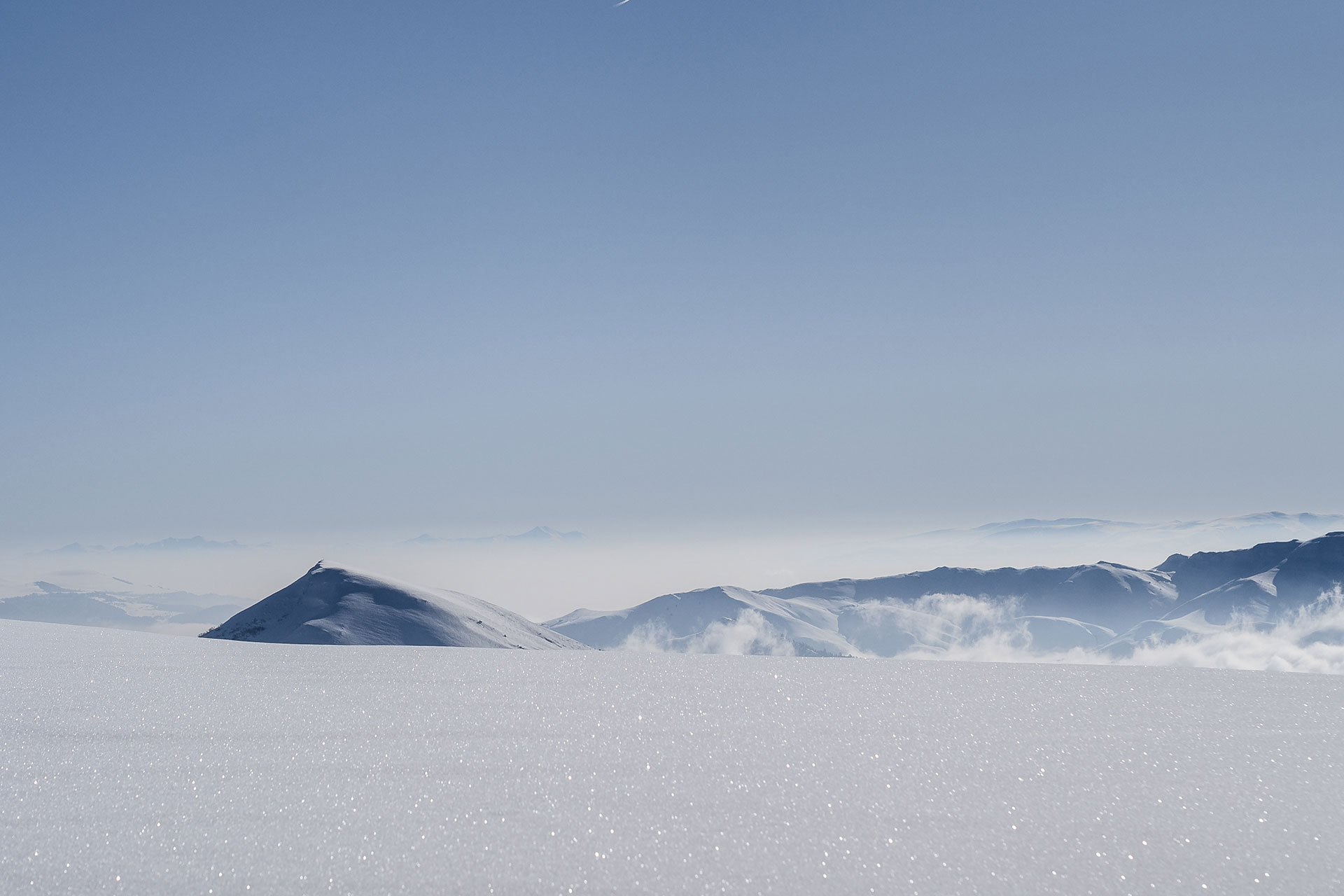 Into the Pow – Catskiing in Georgien