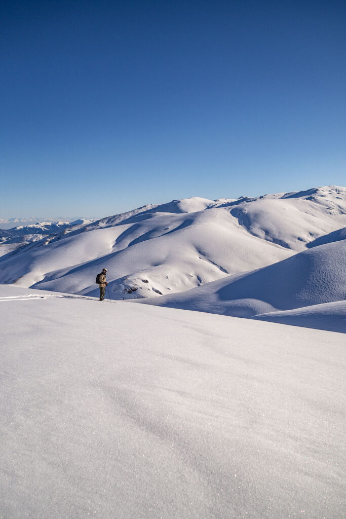 Into the Pow – Catskiing in Georgien