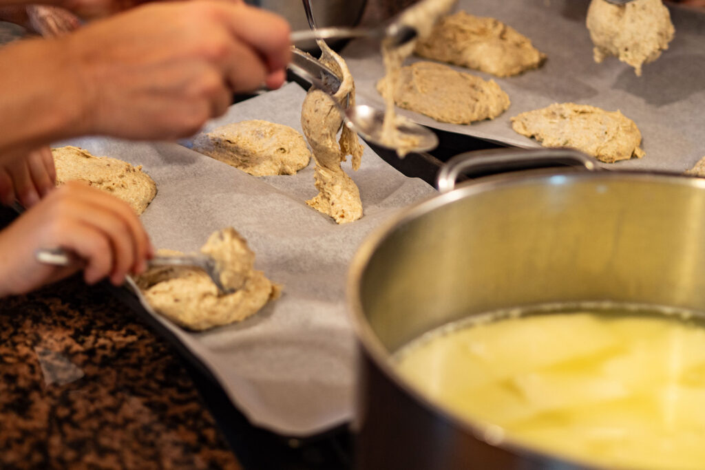 Zwischen Kuhstall und Gipfelglück – Familiensommer mit dem Roten Hahn