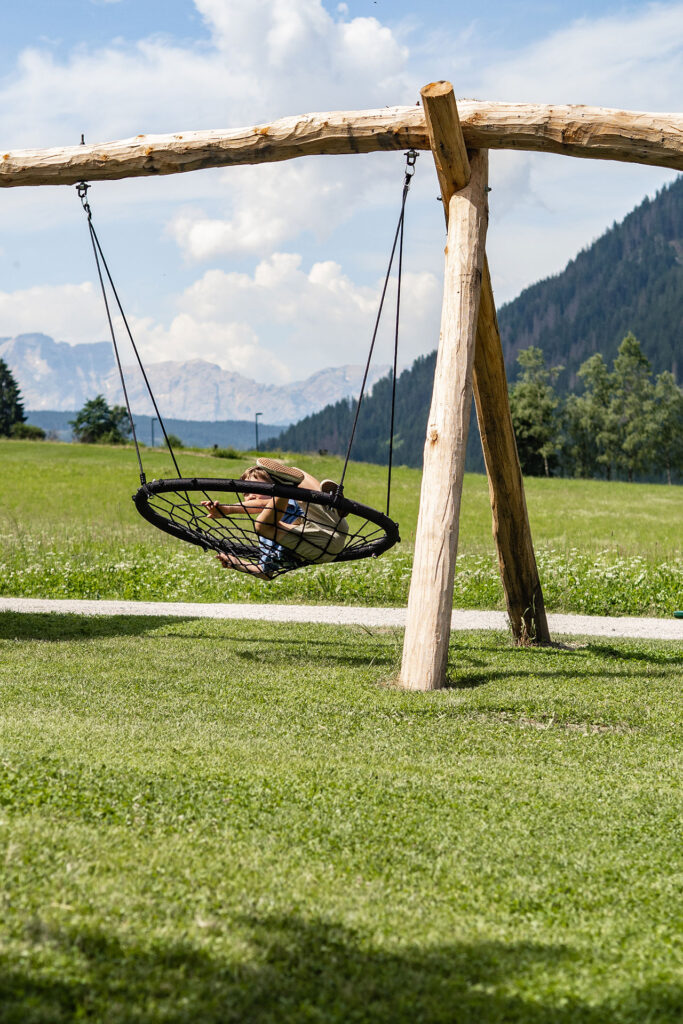 Zwischen Kuhstall und Gipfelglück – Familiensommer mit dem Roten Hahn