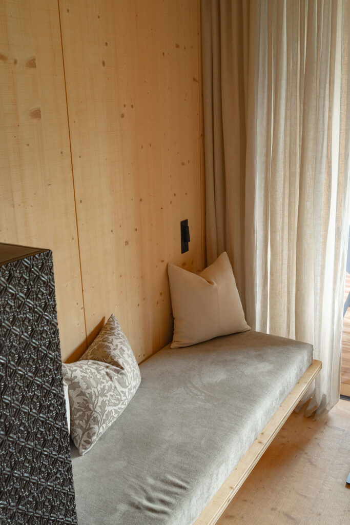 Zwischen Kuhstall und Gipfelglück – Familiensommer mit dem Roten Hahn